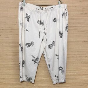 White Pineapple Palm Tree Tropical Print Women’s Capri Drawstring Pants 2X